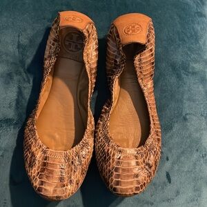 Tory Burch Leather Animal Print Ballet Flats 7.5 (snake)